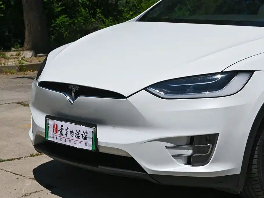 Tesla Model X 2018 — фото 8