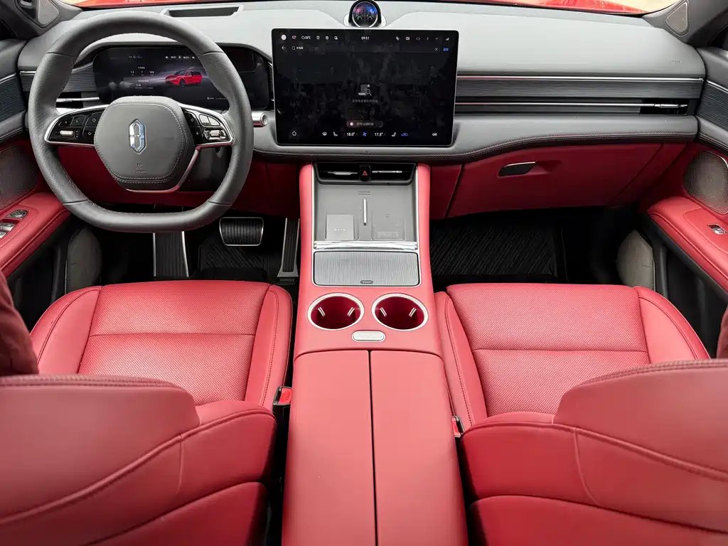 AITO M5 2025 — фото 10