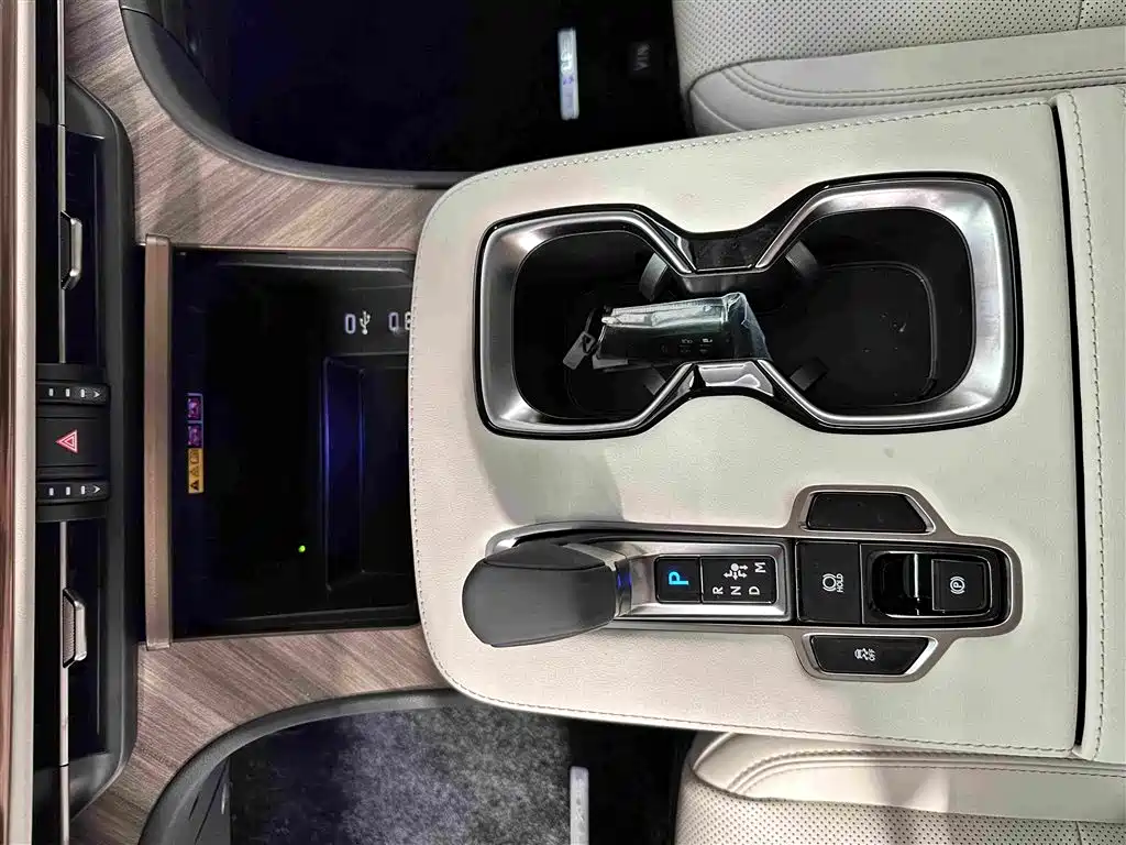 Lexus LM 2026 — фото 15