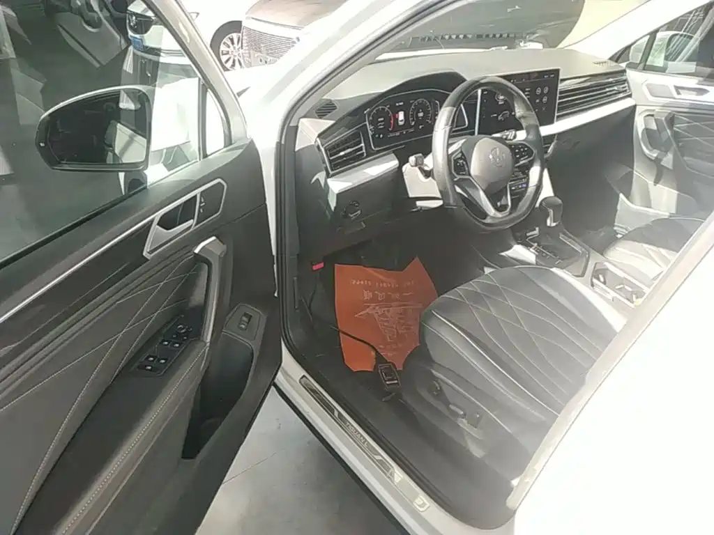 Volkswagen Tiguan L 2023 — фото 16