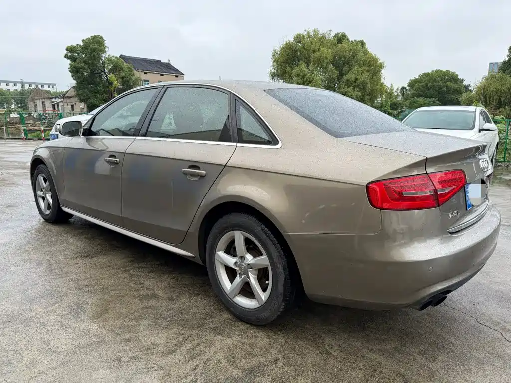 Audi A4L 2012