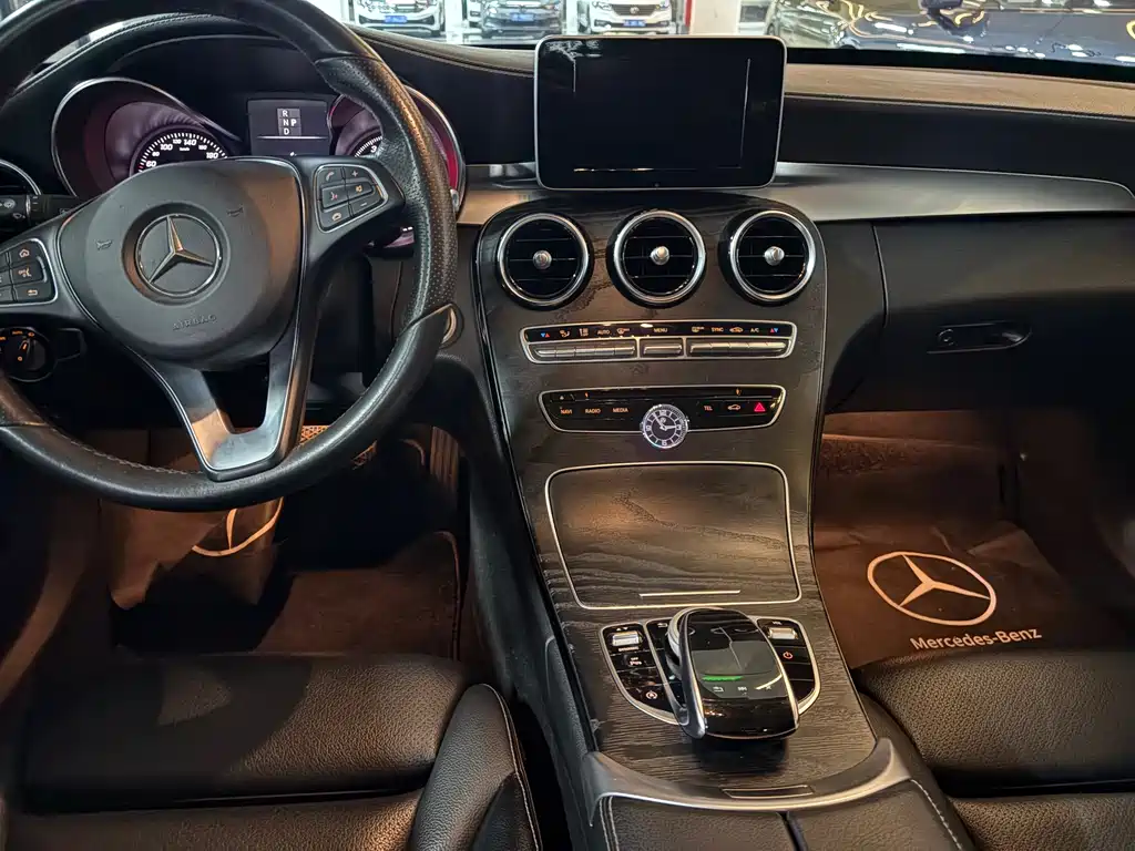 Mercedes-Benz C-Class 2018 — фото 9
