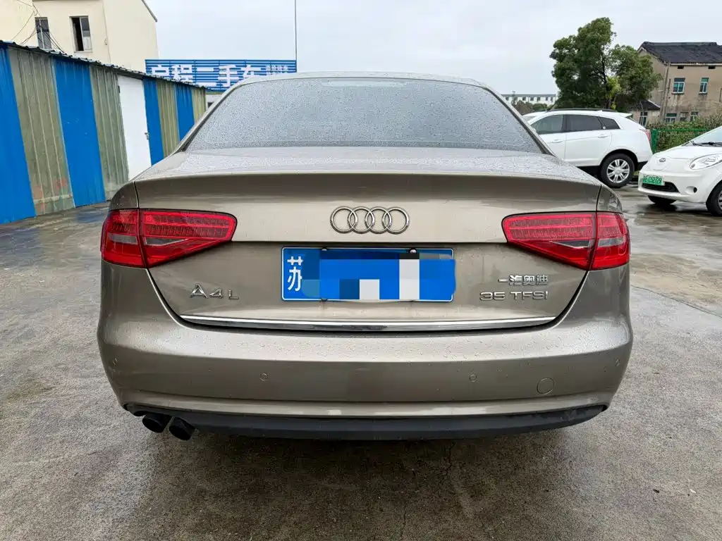 Audi A4L 2012