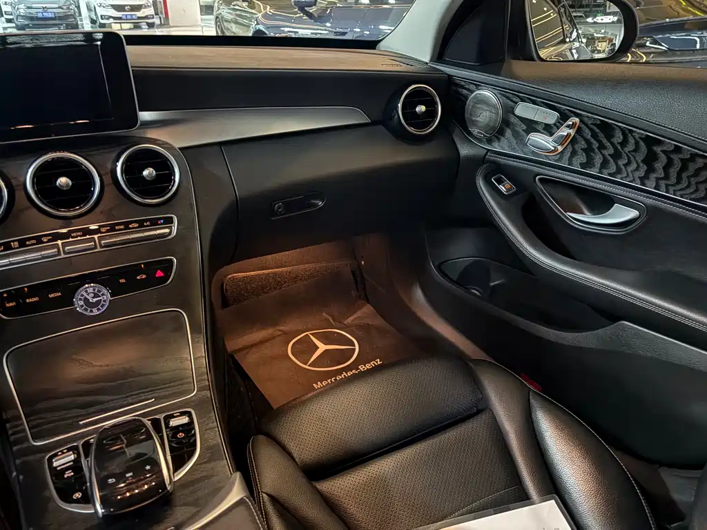 Mercedes-Benz C-Class 2018 — фото 10