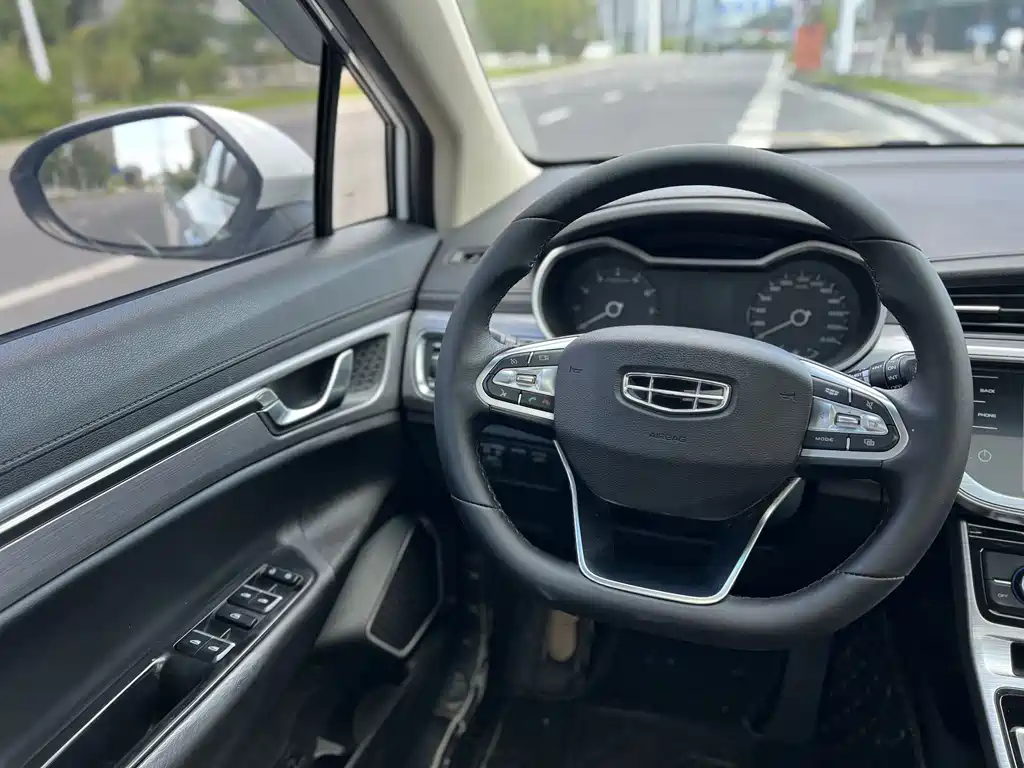 Geely Emgrand GS 2019 — фото 9
