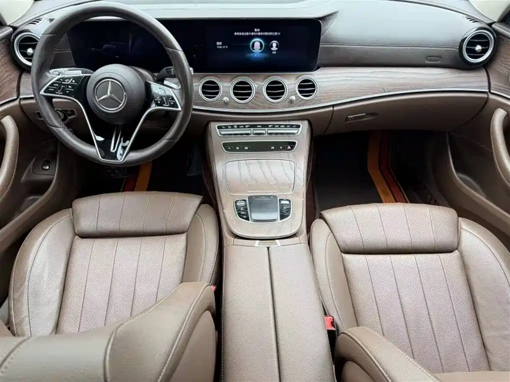 Mercedes-Benz E-Class 2022 — фото 13