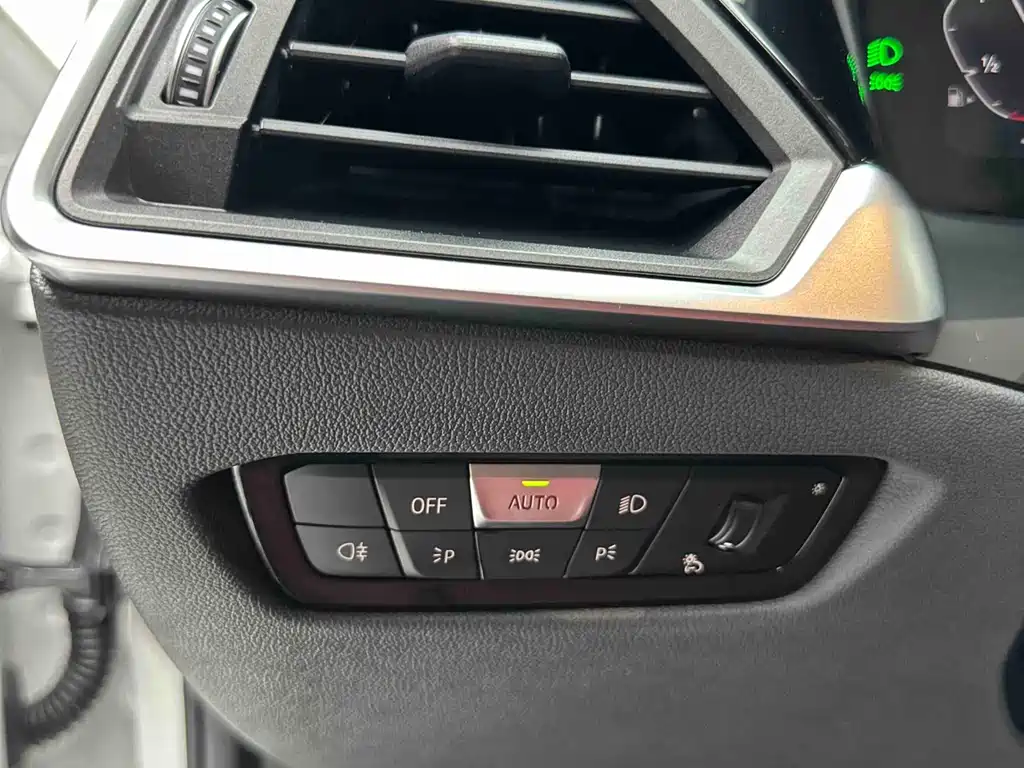 BMW 3 Series 2022 — фото 14