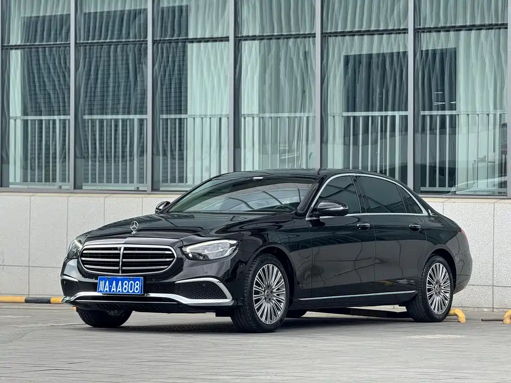 Mercedes-Benz E-Class 2022 — фото 3