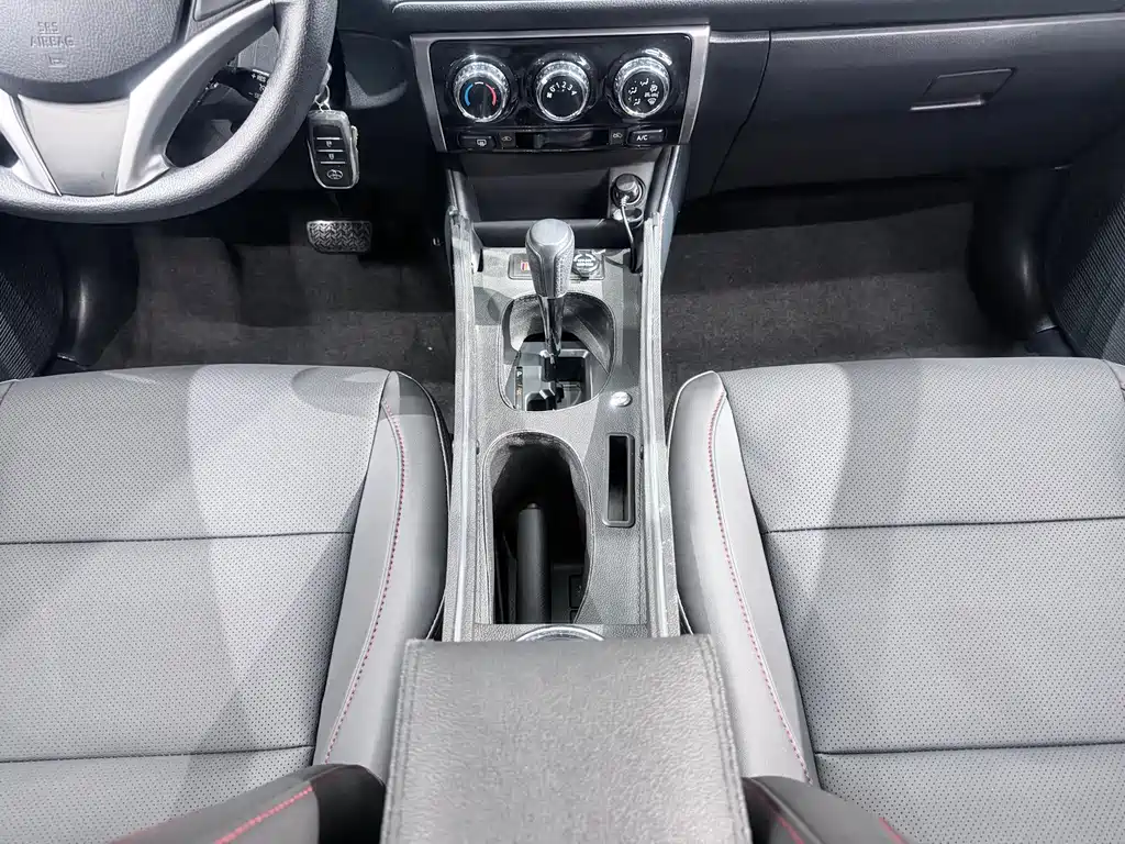 Toyota Yaris L 2022 — фото 17