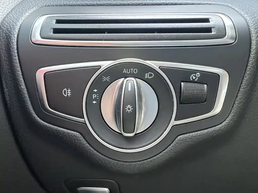 Mercedes-Benz C-Class 2021 — фото 14