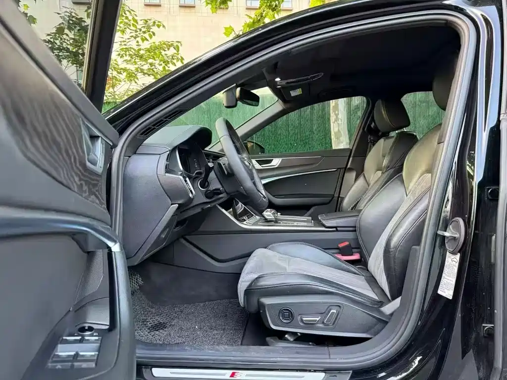 Audi A6L 2023