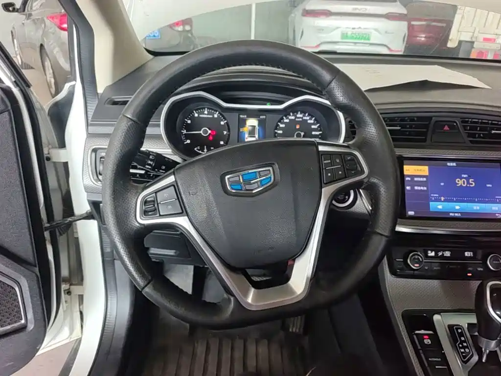 Geely Emgrand GS 2016 — фото 11