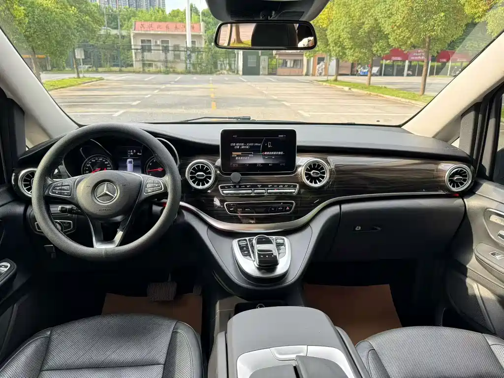 Mercedes-Benz V-Class 2018 — фото 6