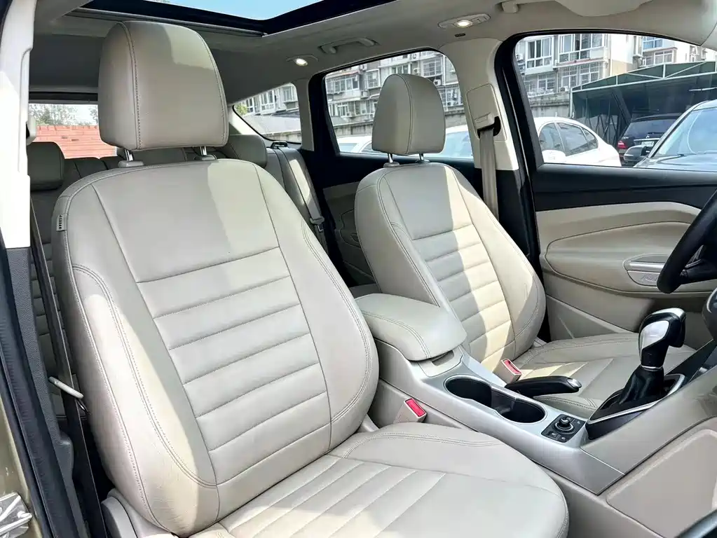 Ford Kuga 2015 — фото 17