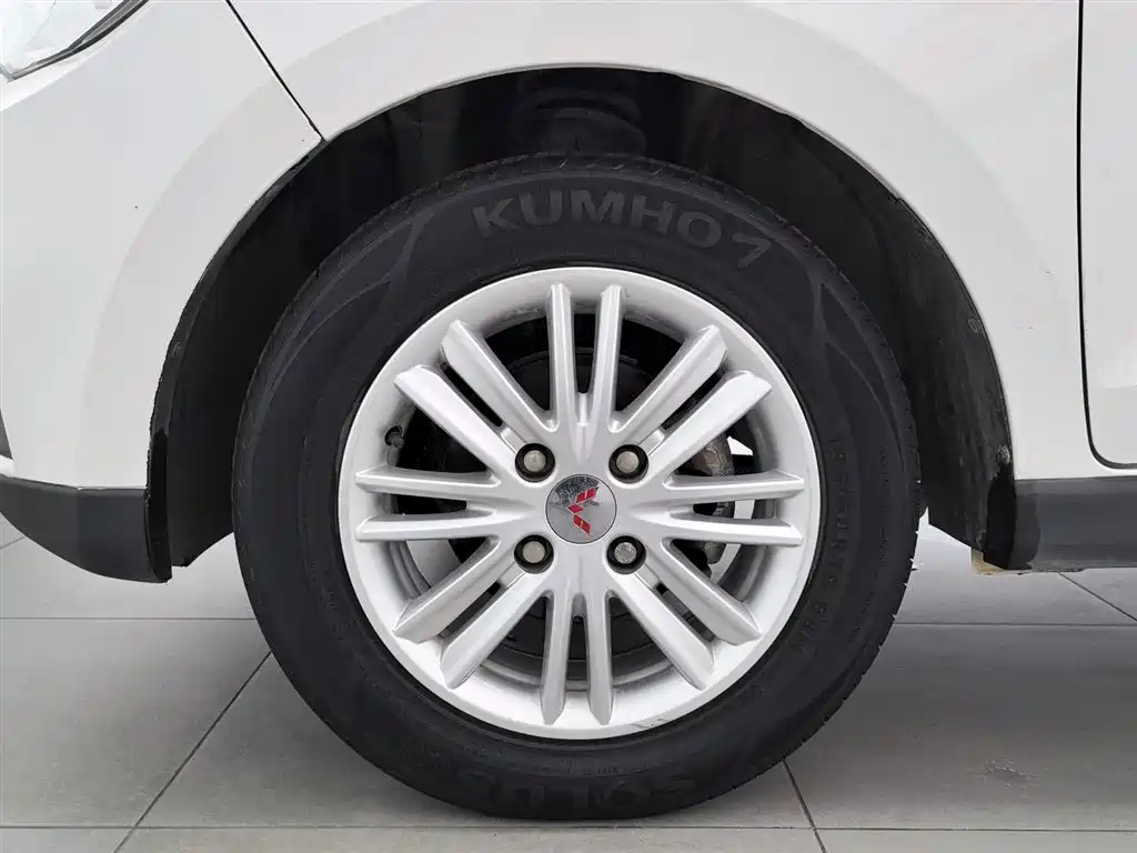 Wuling Hongguang 2016 — фото 17