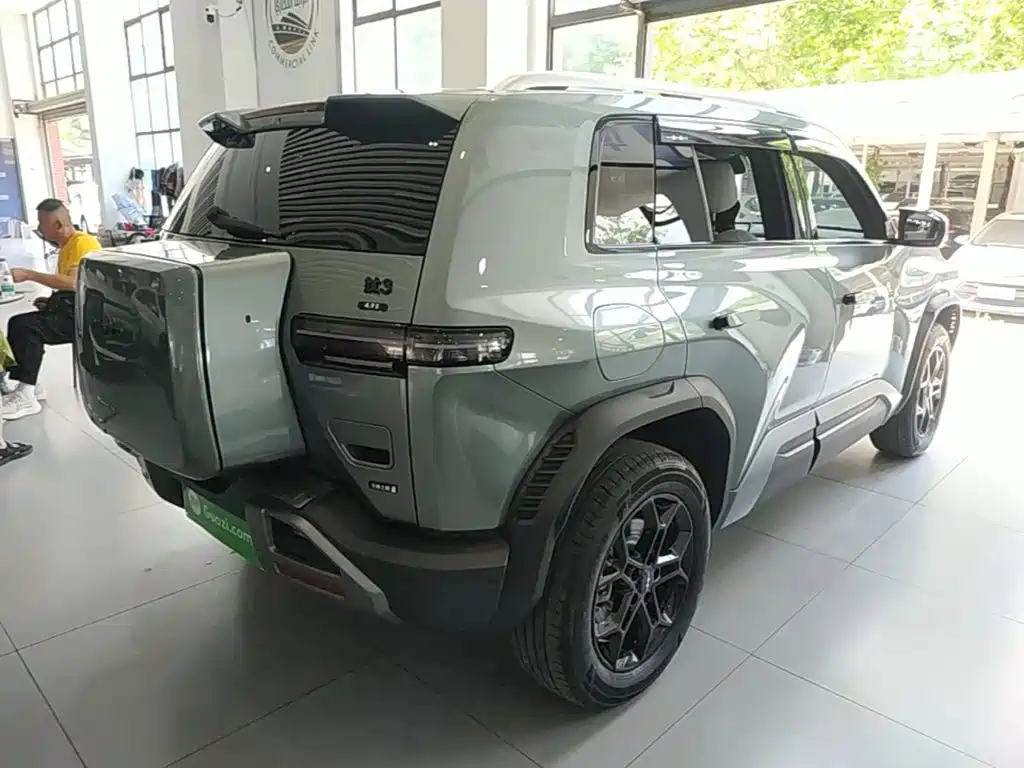 Fang Cheng Bao Titanium 3 2025