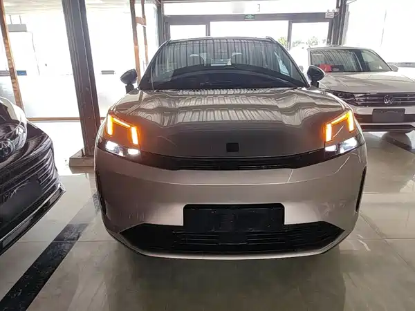 Lynk & Co 08 EM-P 2023