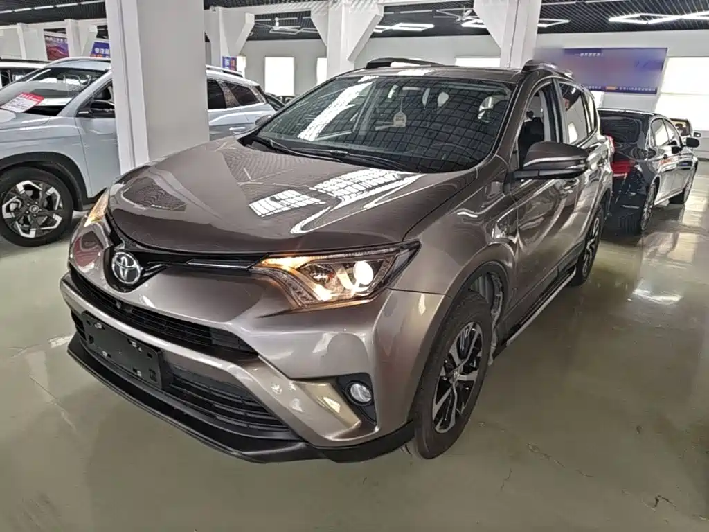 Toyota RAV4 2019 — фото 2