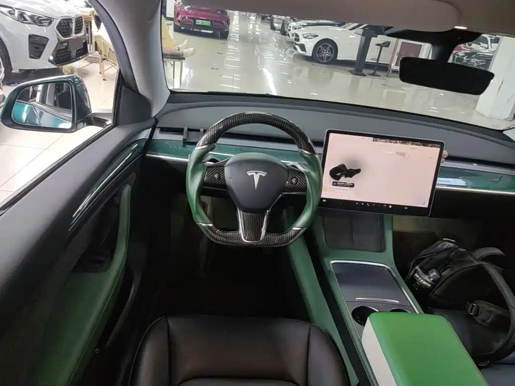 Tesla Model Y 2022 — фото 11