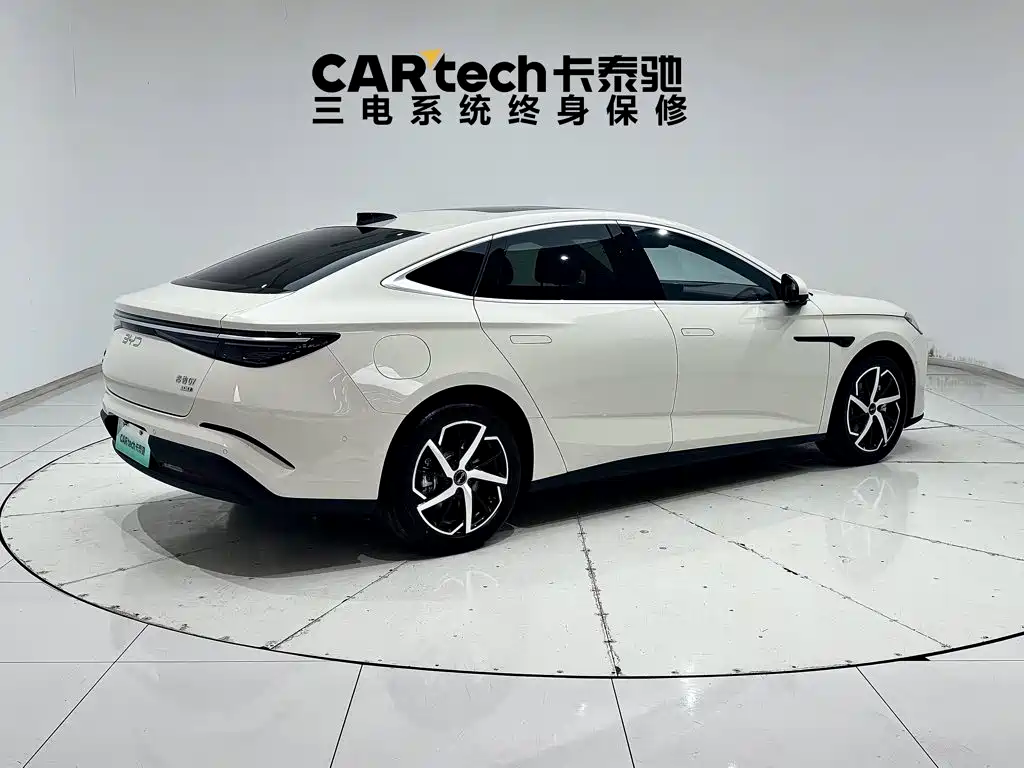 BYD Seal 07 DM-i 2025 — фото 4
