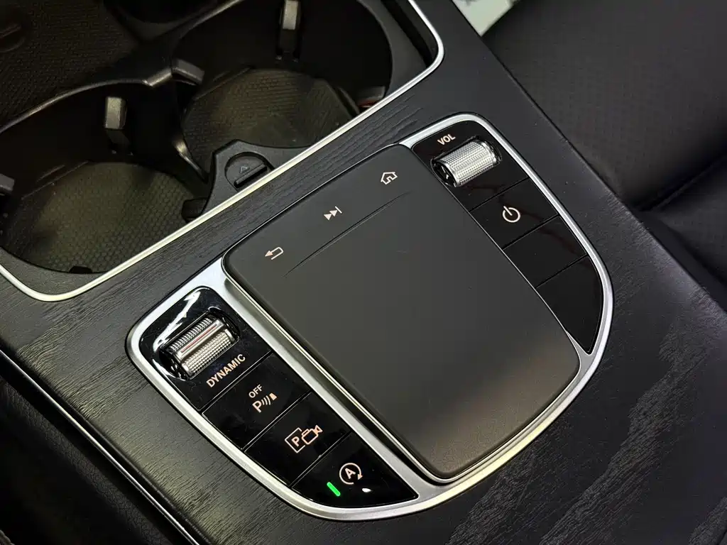 Mercedes-Benz C-Class 2019 — фото 16