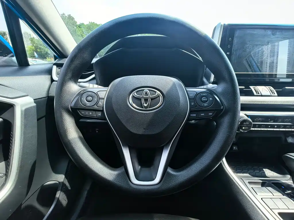 Toyota RAV4 2020 — фото 8