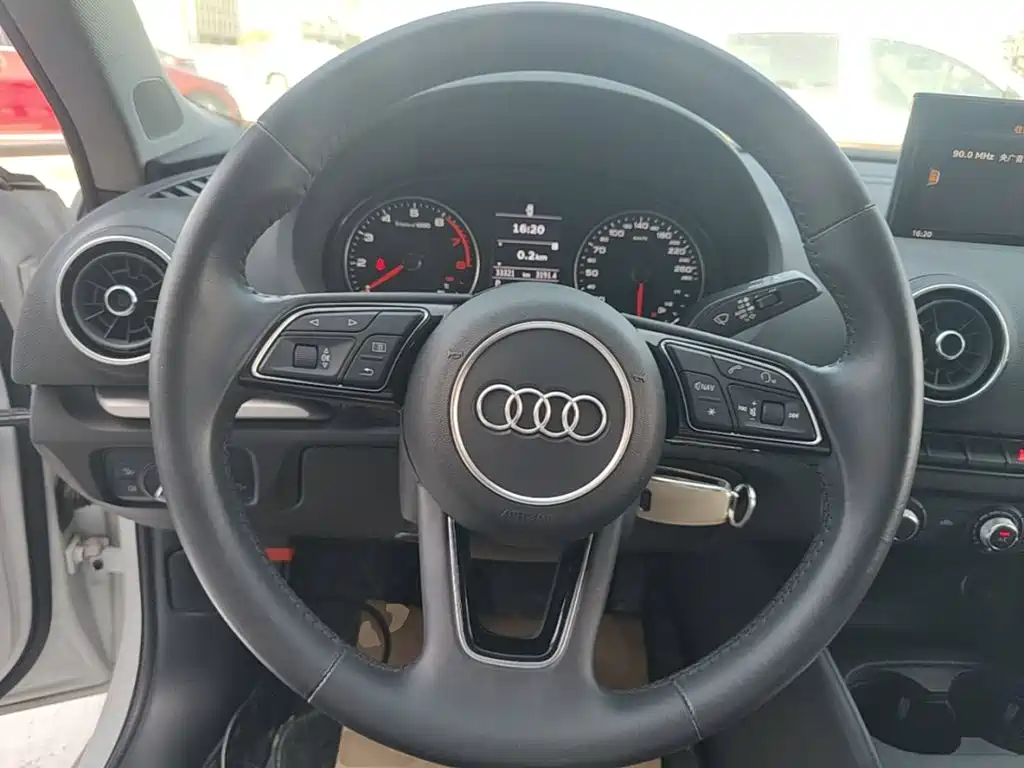 Audi A3 2019 — фото 11