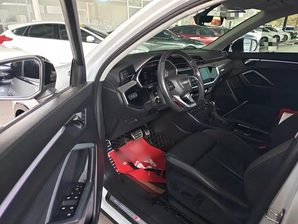 Audi Q3 Sportback 2022 — фото 13