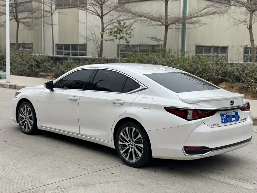 Lexus ES 2021 — фото 4