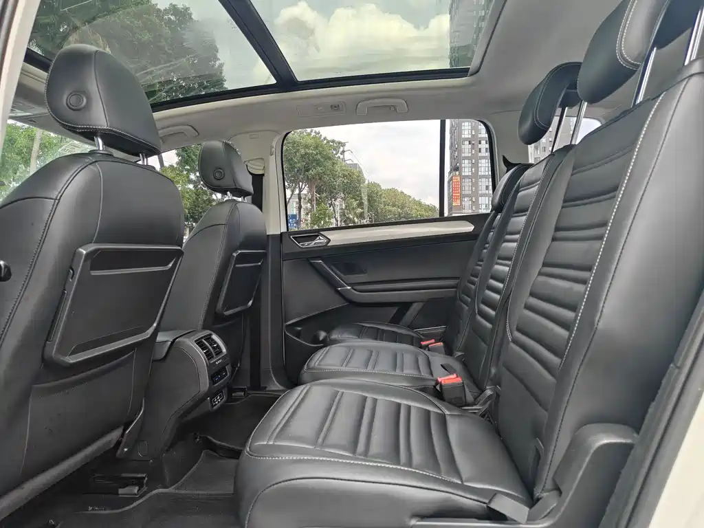 Volkswagen Touran 2018 — фото 25
