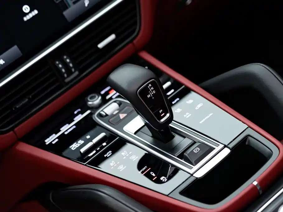 Porsche Cayenne 2022 — фото 16
