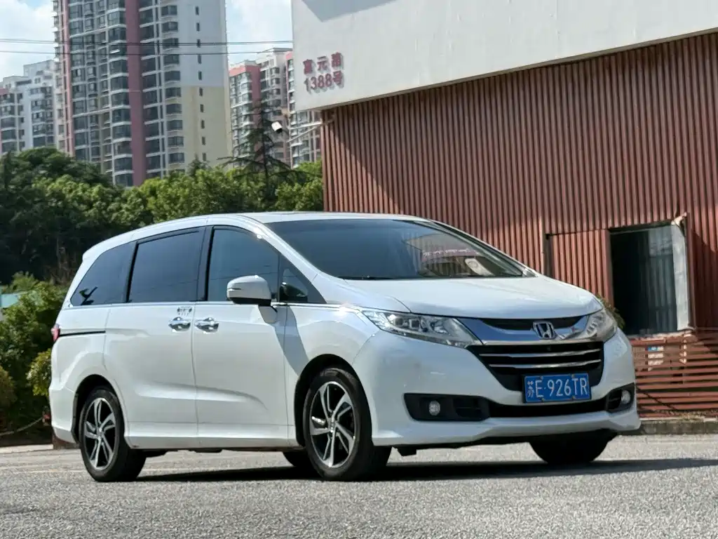 Honda Odyssey 2018 — фото 6