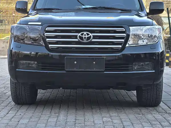 Toyota Land Cruiser 2010