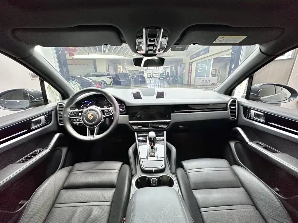 Porsche Cayenne 2019 — фото 12