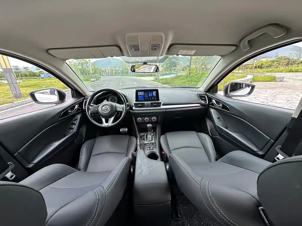 Mazda 3 Axela 2016 — фото 24
