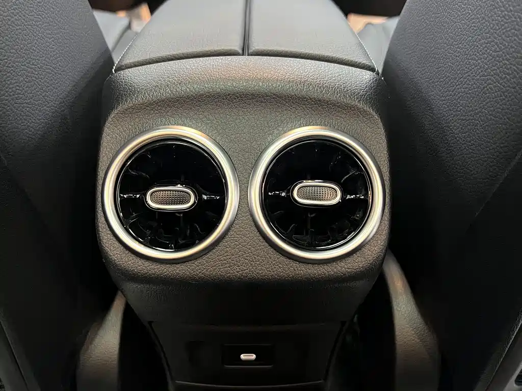 Mercedes-Benz A-Class 2023 — фото 14