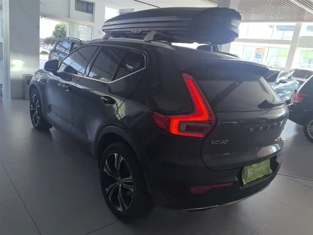 Volvo XC40 2019 — фото 5