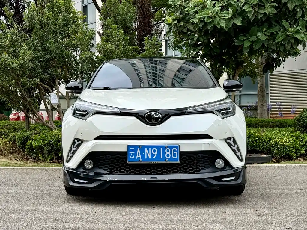 Toyota C-HR 2020 — фото 2