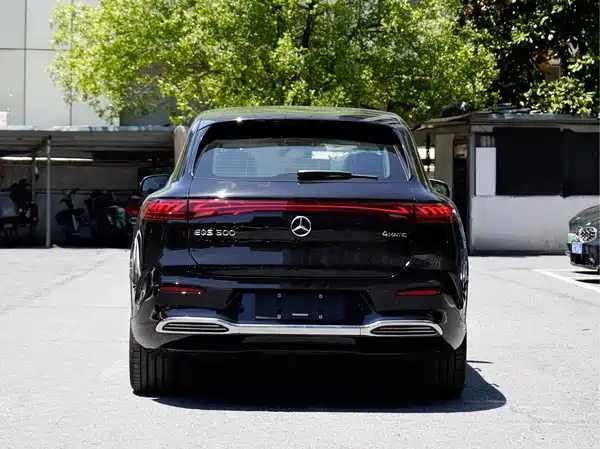 Mercedes-Benz EQS SUV 2026