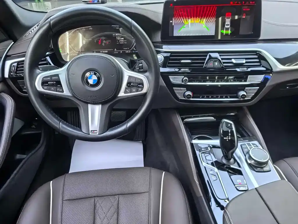 BMW 5 Series New Energy 2021 — фото 8