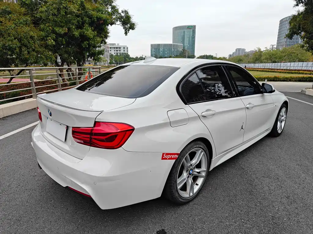 BMW 3 Series 2019 — фото 7