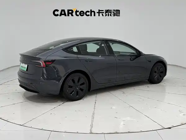 Tesla Model 3 2025