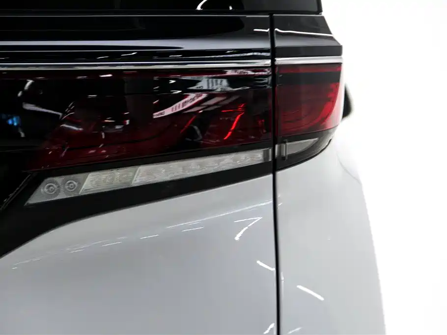 Toyota Vellfire 2024 — фото 10