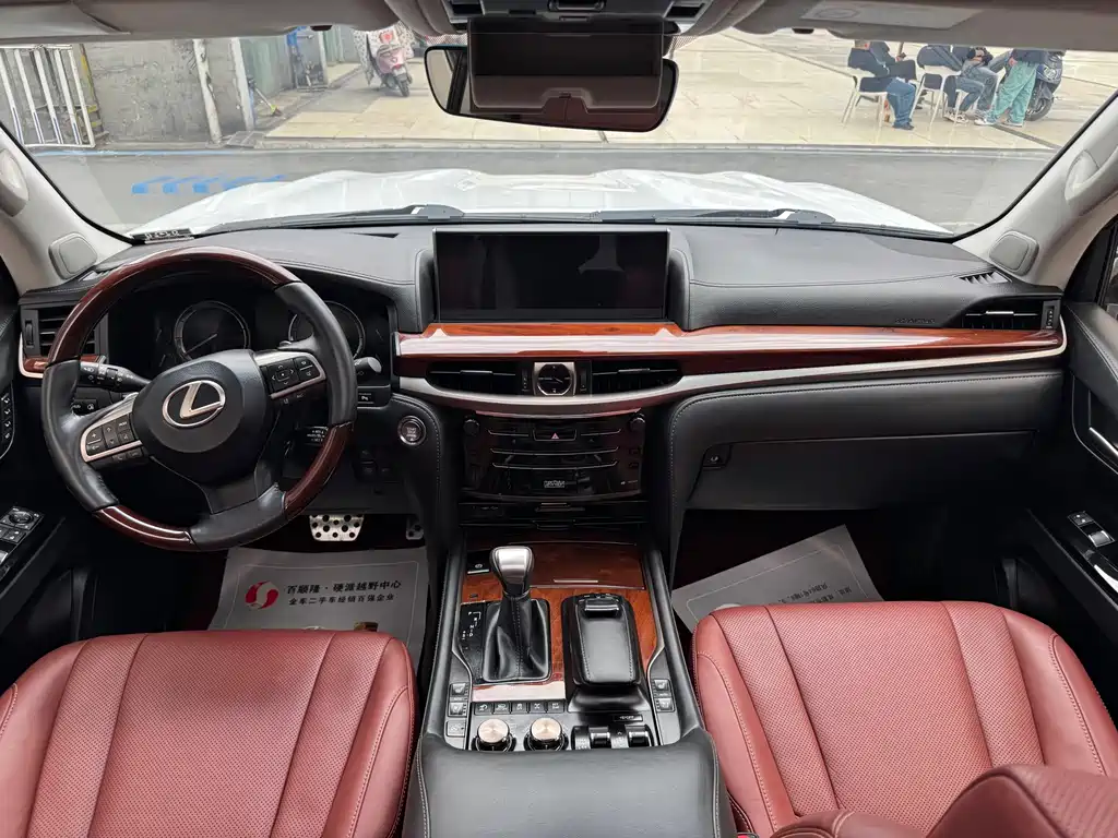 Lexus LX 2020 — фото 10