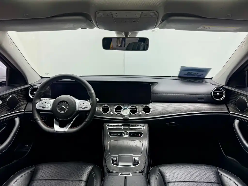 Mercedes-Benz E-Class 2020 — фото 19