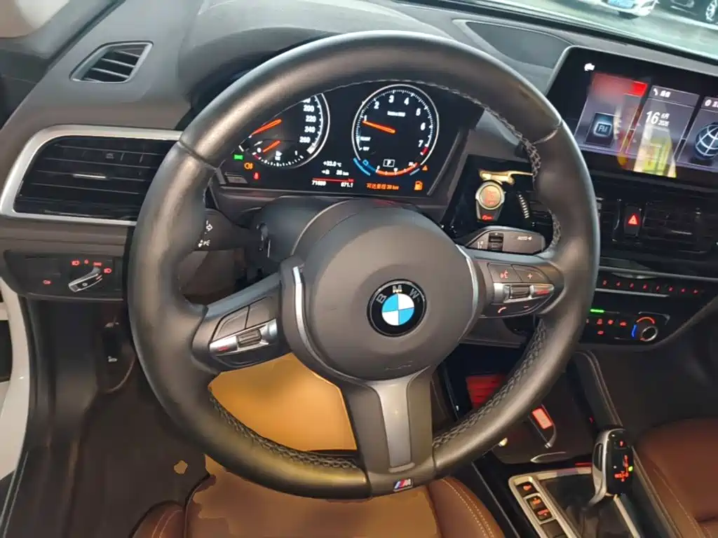BMW 1 Series 2021 — фото 11