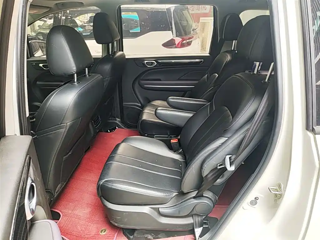 GAC Motor Trumpchi M6 2025 — фото 17