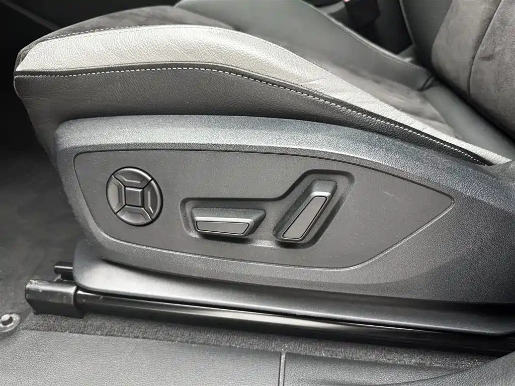 Audi Q3 2021 — фото 17
