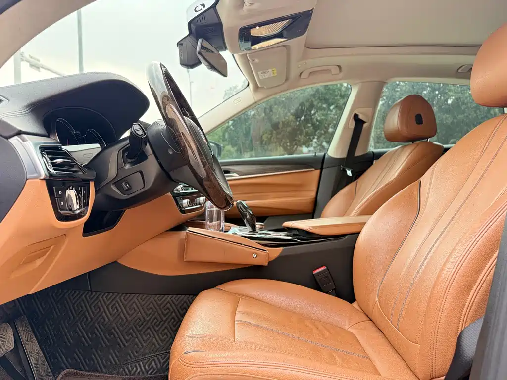 BMW 6 Series GT 2018 — фото 8