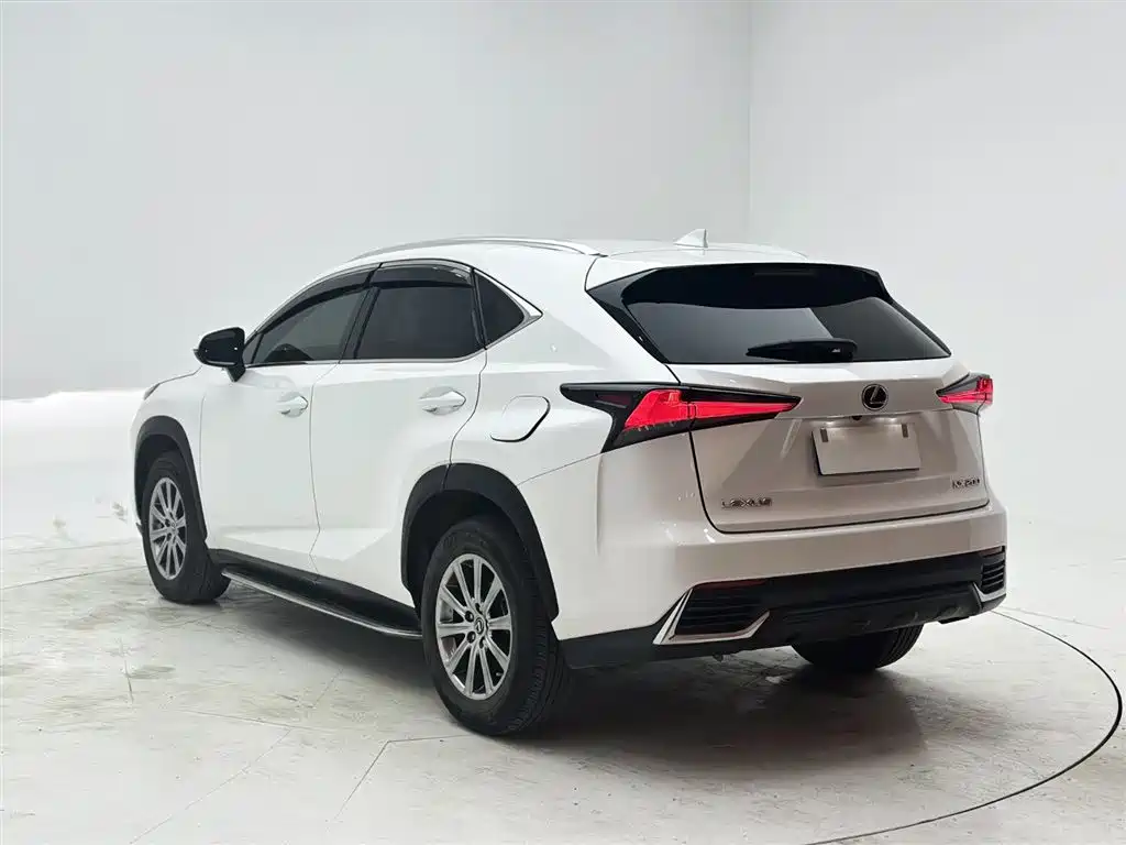 Lexus NX 2021 — фото 4